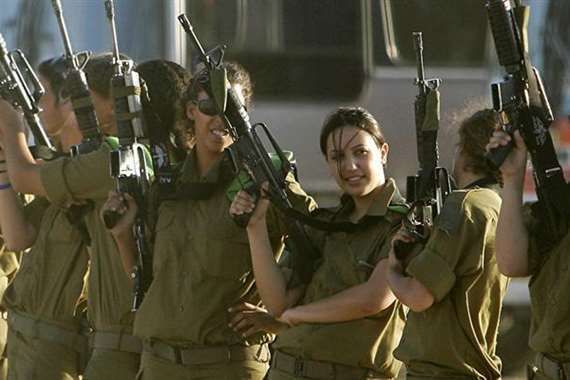 امرأة تشعل تمردا داخل الجيش الإسرائيلي