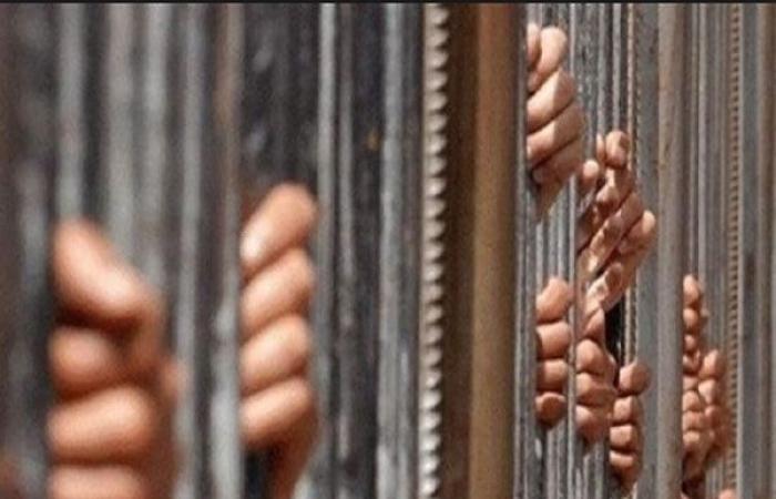 أخبار الحوادث : حبس 3 متهمين بحيازة مواد مخدرة بعين شمس