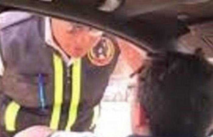 أخبار العالم : مصر.. فيديو متداول لطفل يقود سيارة ويصدم رجل مرور