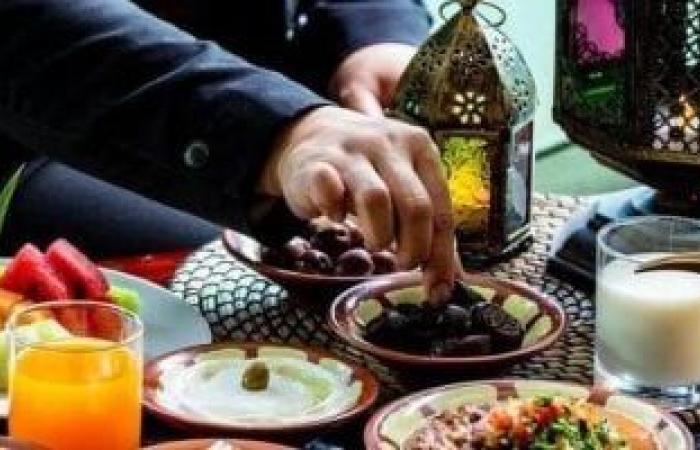 صحة وطب : أول يوم رمضان.. فطارك صحى ومفيد ابدأ بالتمر والحليب وطبق الشوربة كنز