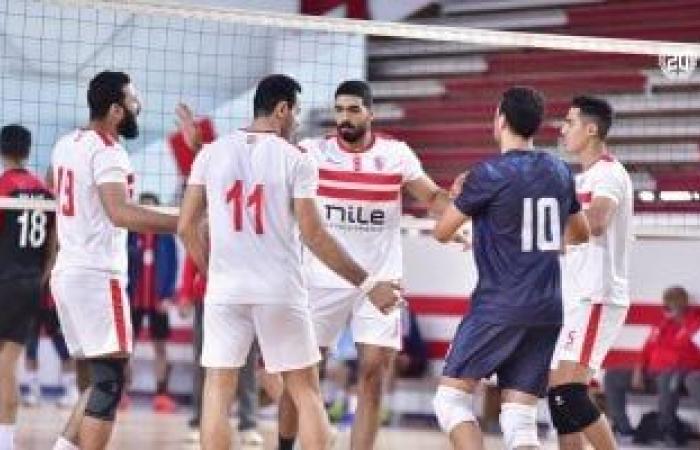 أخبار الرياضة : الزمالك يهزم سموحة ويتأهل ليلتقى الأهلى فى نهائى دورى رجال الطائرة