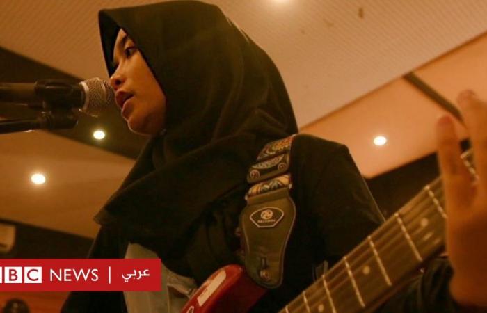 أخبار العالم : فرقة فتيات محجبات في إندونيسيا تعزف موسيقى "الميتال" في مهرجان "غلاستونبري"