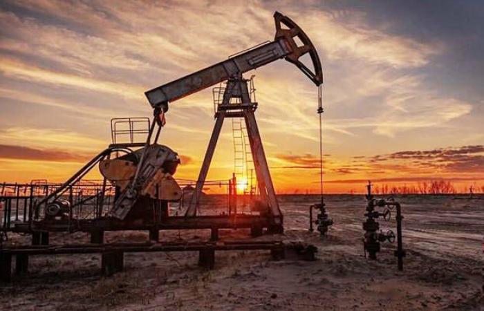 إقتصاد : النفط يرتفع قرب أعلى مستوياته في شهرين