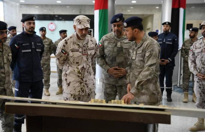 أخبار العالم : أحمد بن طحنون يزور مجندي الخدمة الوطنية في شرطة أبوظبي