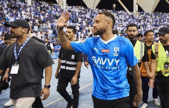 هل يعود نيمار إلي برشلونة بعد انتهاء عقده مع الهلال؟