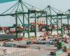 إقتصاد : ميناء الملك عبدالعزيز بالدمام يستقبل 6 رافعات ضمن عقود إسناد بـ7 مليارات ريال